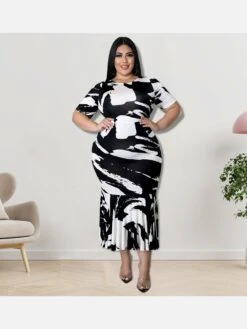 Plus Size Crew Neck Short Sleeve Dress